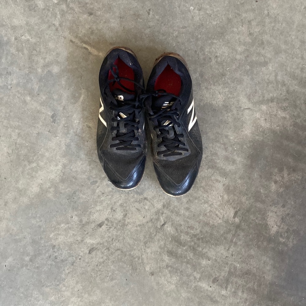 Size 10.5 New Balance Baseball Metal Cleats
